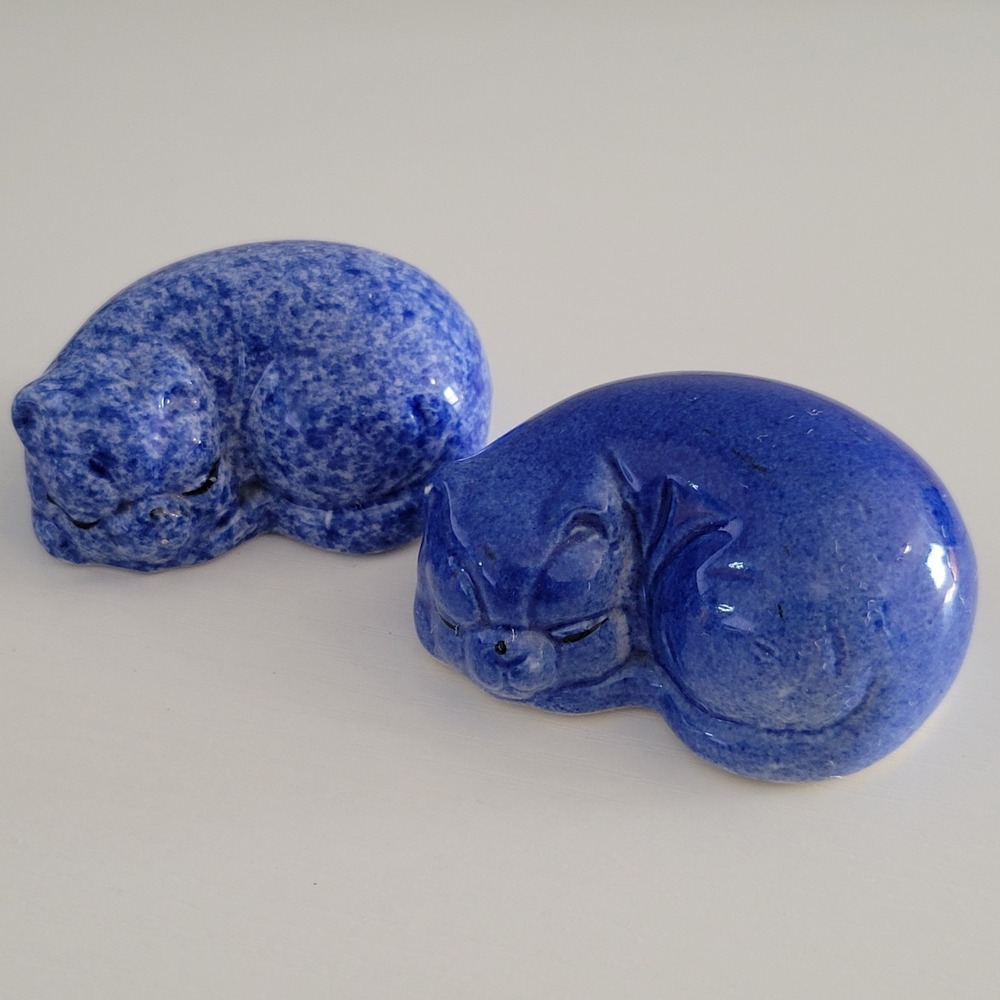 Vtg Enesco Cat 2 Blue Ceramic Shiny Sleeping Mini Figurine Sponge 1983 Taiwan
